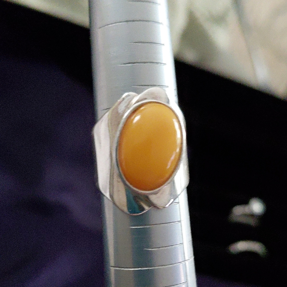 VTG Silver and Egg yoke Amber Ring By JAY KING Desert Rose Makers Mark .925 SZ6.